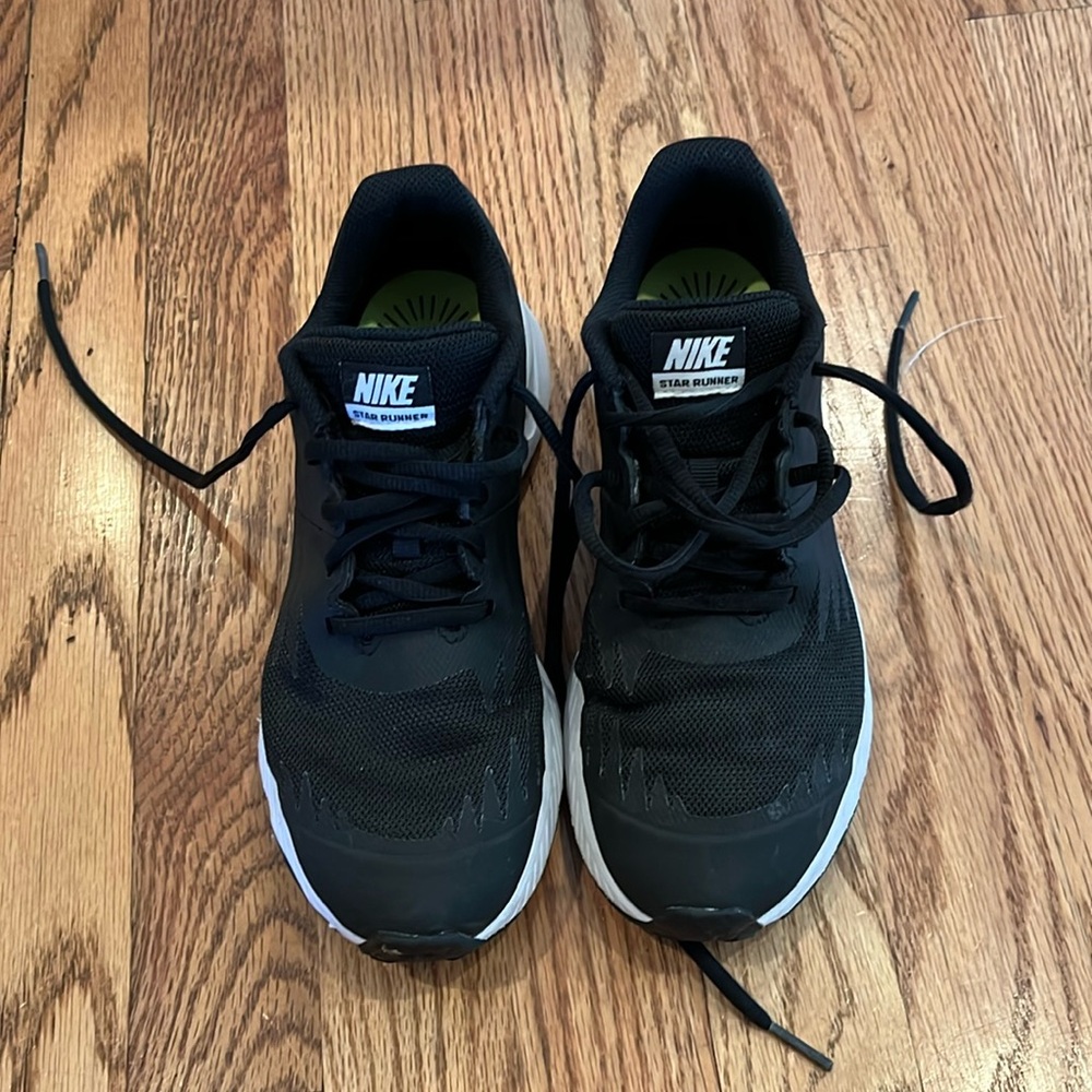 Nike big kids size 4.5